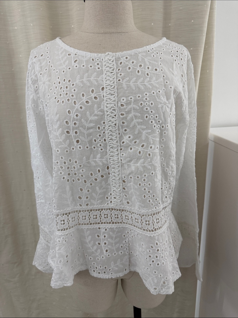 Valentina Naldi Made in Italy Eyelet Chic Peplum Blouse size L- NWT
